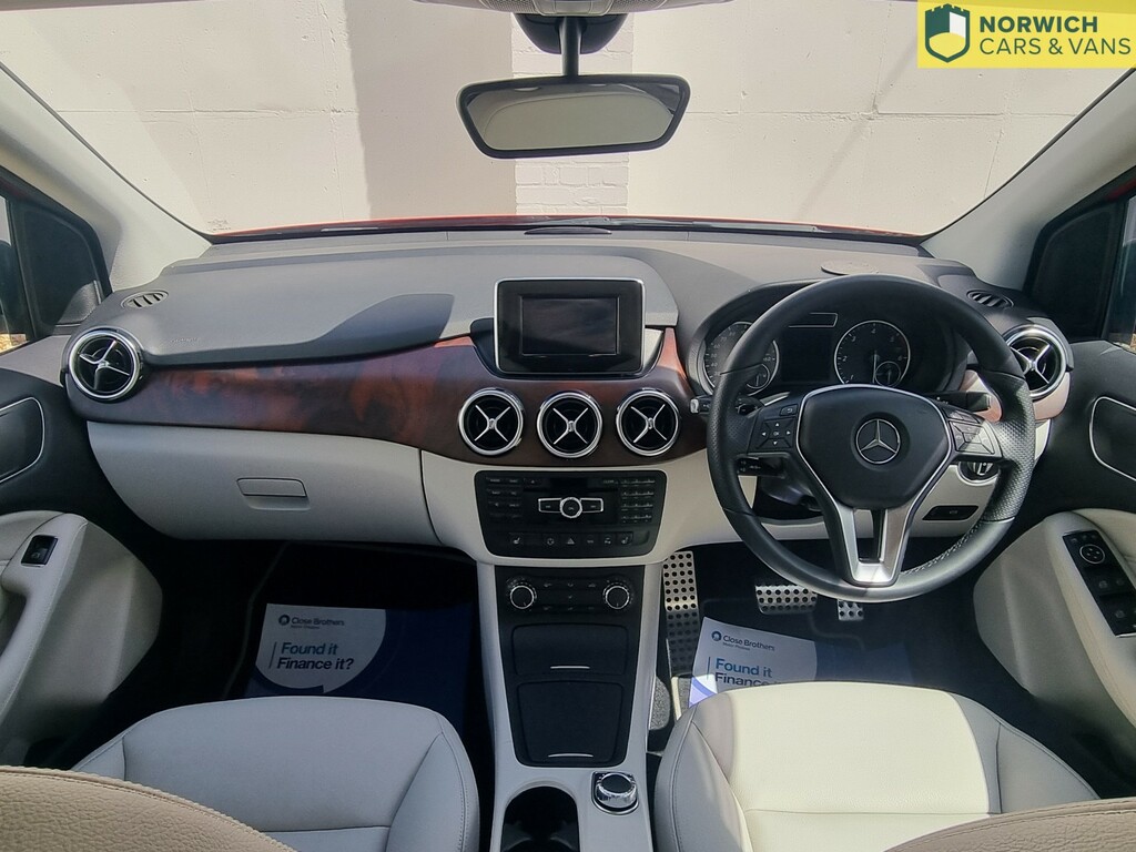Mercedes-Benz B Class 1.8 B200 Cdi Sport 2014 Red #5
