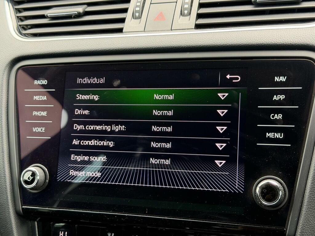 Skoda Octavia Skoda Estate 1.0 Tsi Se Technology Black #48