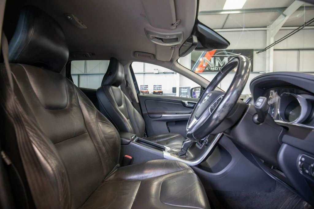 Volvo XC60 2.4L Se Lux Nav Blue #2