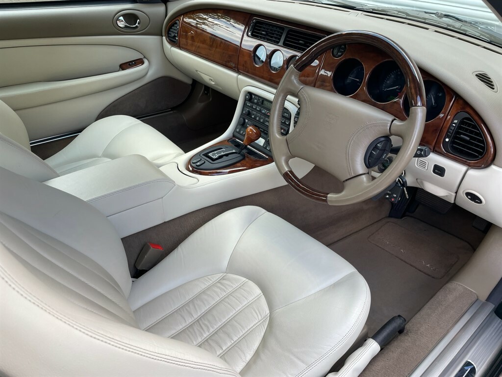 Jaguar XK8 Coupe Green #5