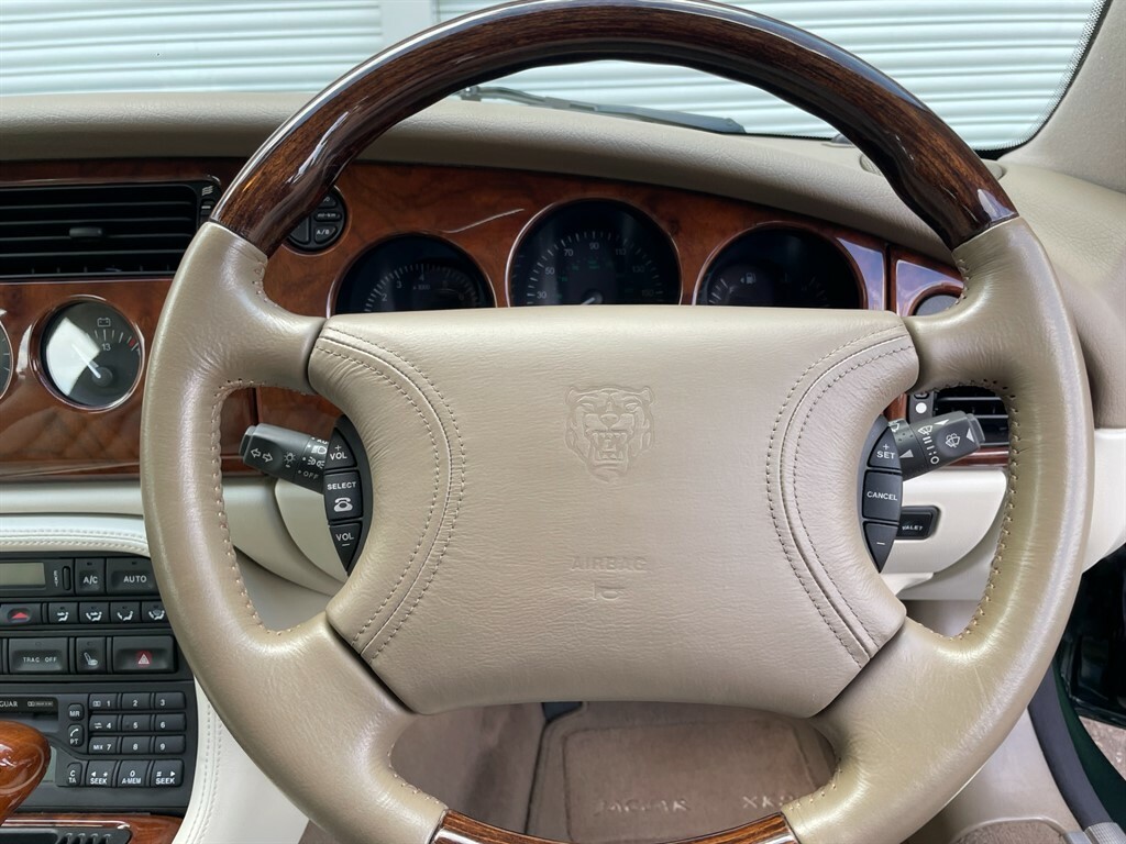 Jaguar XK8 4.0 2dr Blue #16
