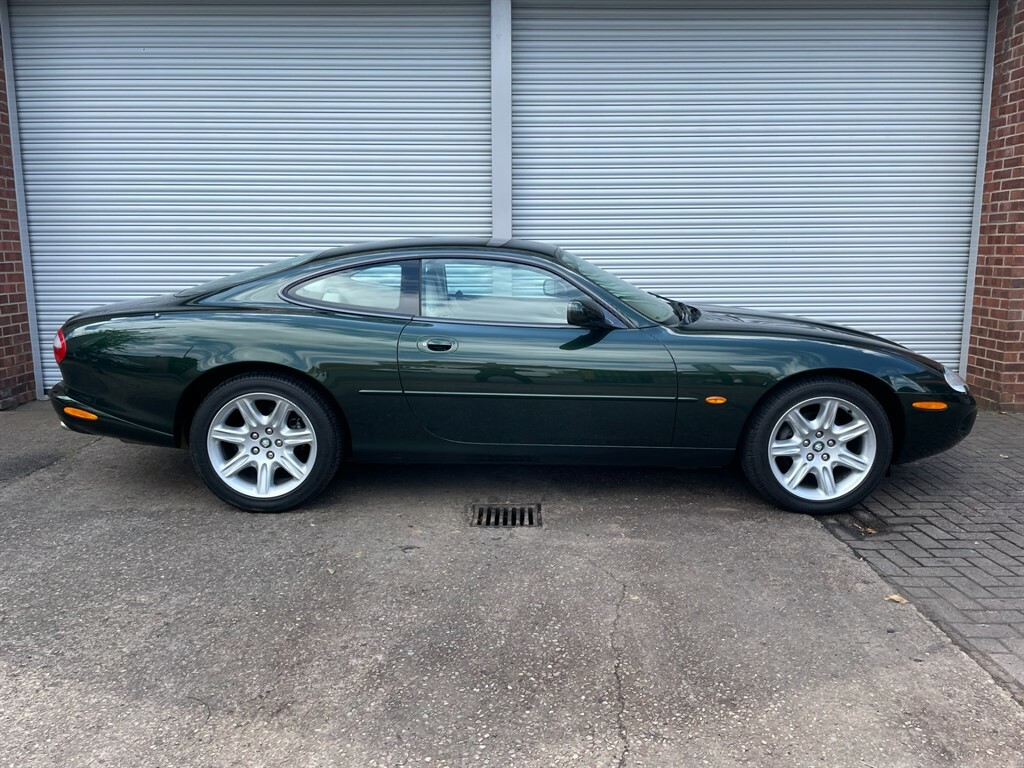 Jaguar XK8 Coupe Green #2