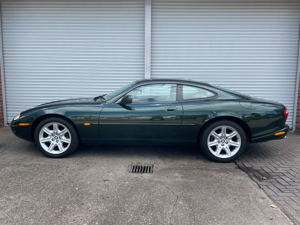 Jaguar XK8 Coupe Green #3