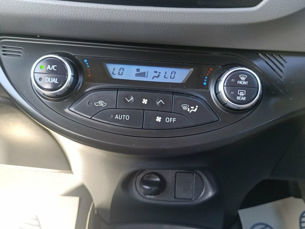 Toyota Yaris 1.4 D-4d Design Euro 6 White #31