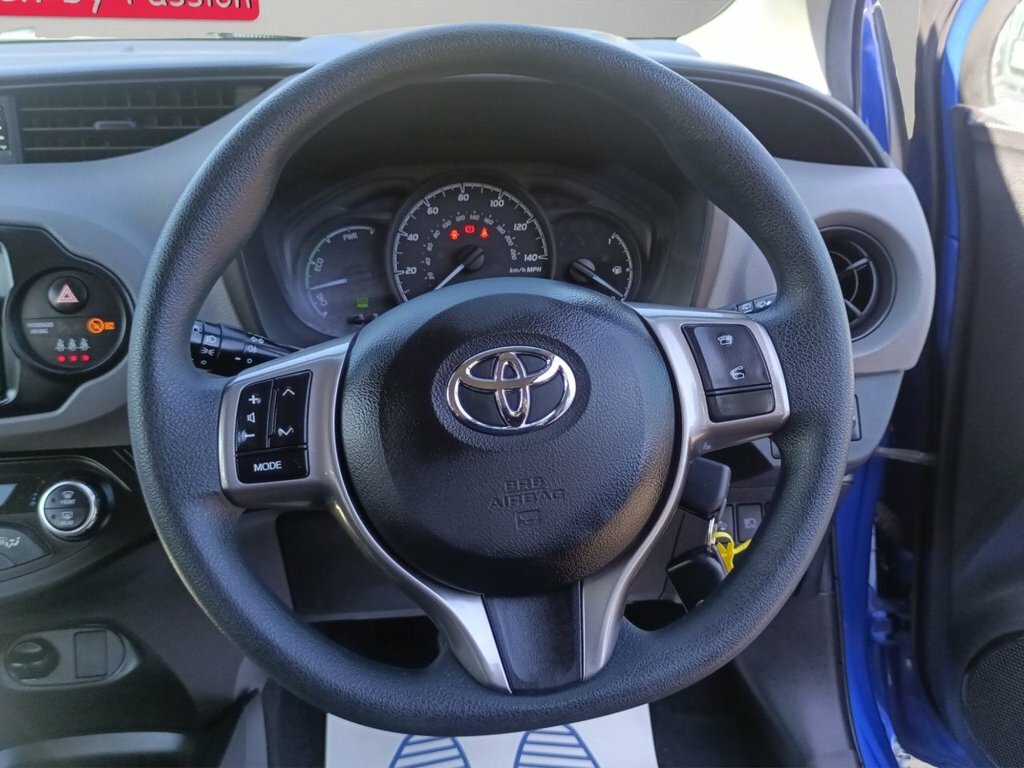 Toyota Yaris 1.4 D-4d Design Euro 6 White #16