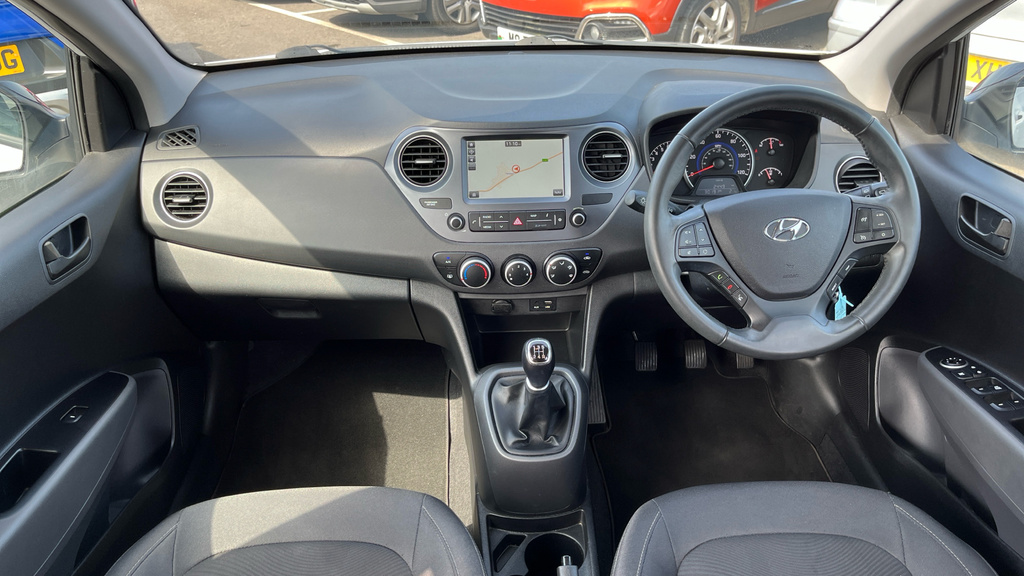 Hyundai I10 1.0 Play Hatchback Euro 6 67 Ps White #5