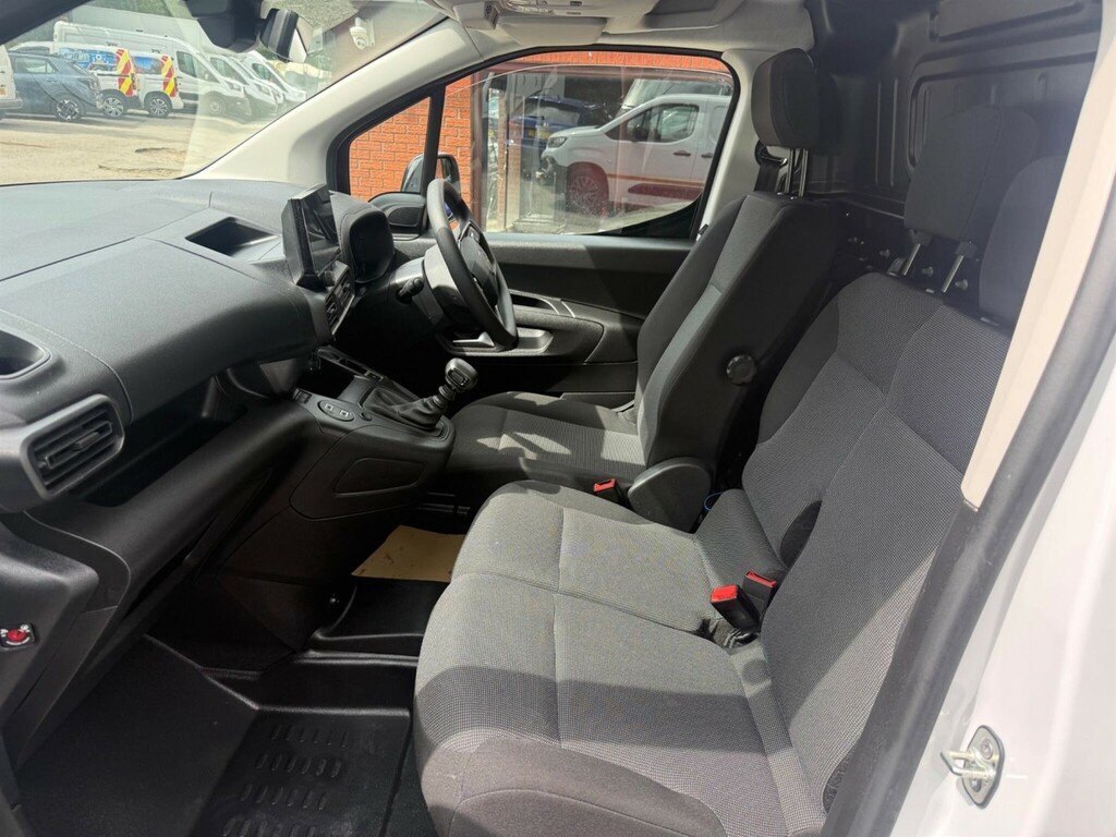Citroen Berlingo XL 1.5 Bluehdi 100Ps Van Enterprise White #9