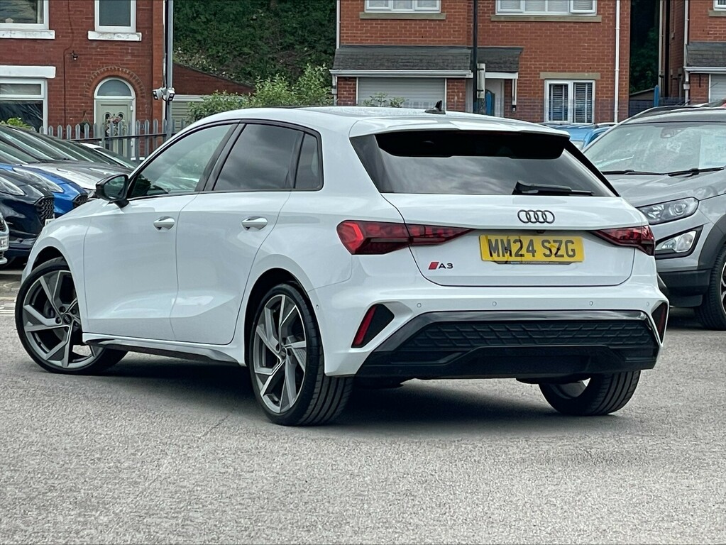 Audi A3 35 Tfsi Black Edition S Tronic MM24SZG White #3