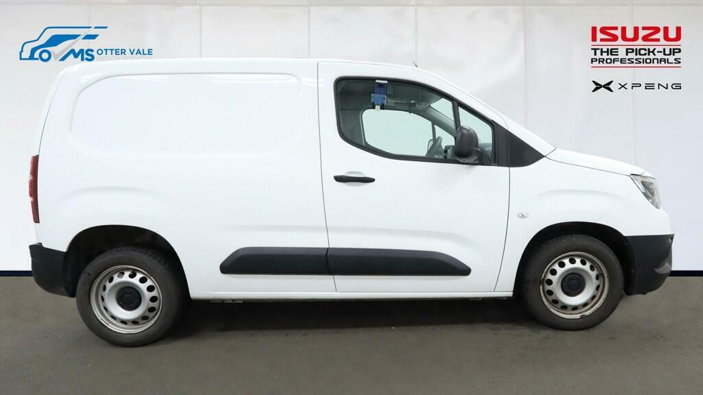 Vauxhall Combo 1.5 Turbo D 2300 Dynamic Panel Van Manu White #6
