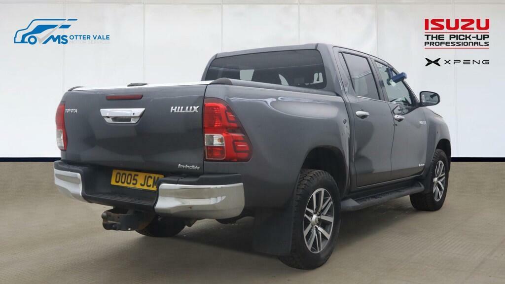 Toyota HILUX 2.4 D-4d Invincible Pickup Double Cab A Grey #4