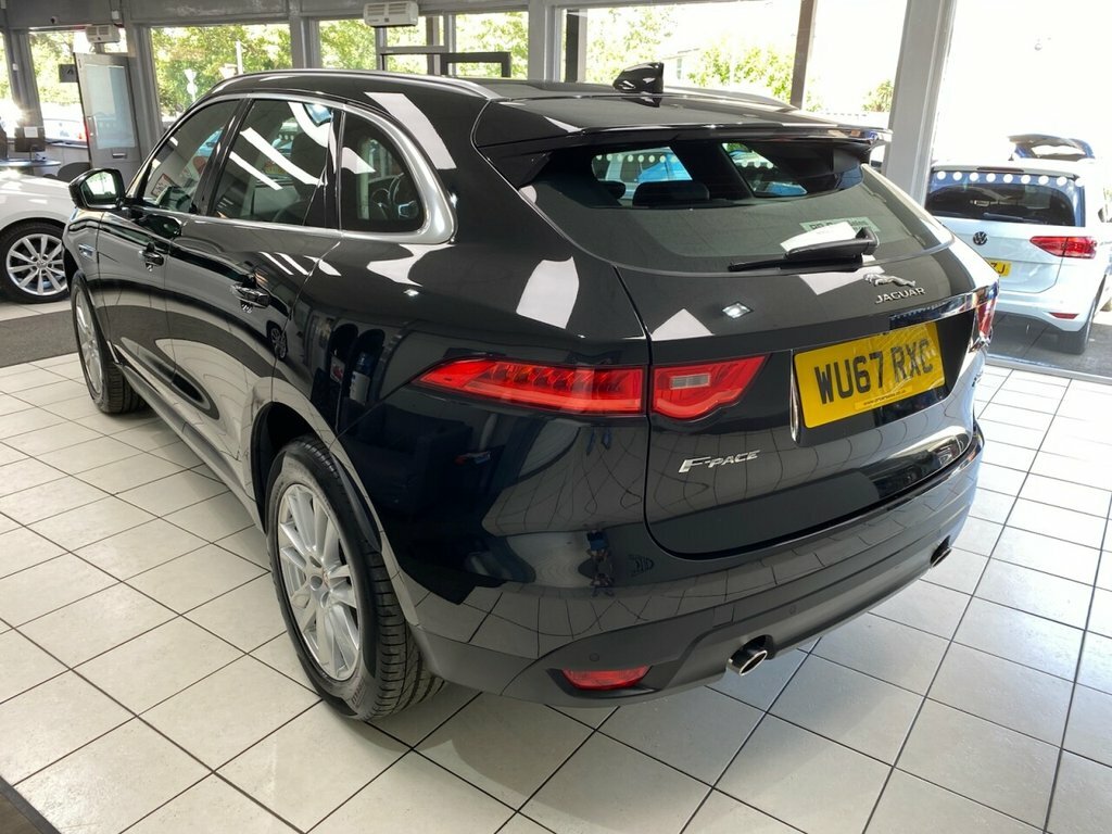 Jaguar F-Pace 2L Portfolio Black #6