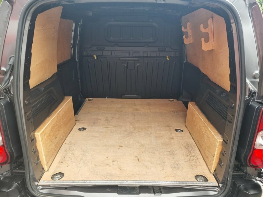 Citroen Berlingo 1.5L Enterprise Edition M YP24WVR Grey #2