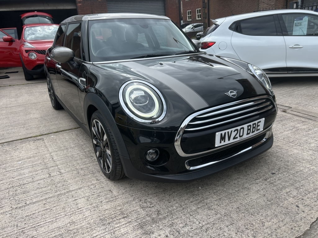 Mini Hatch 1.5 Cooper Exclusive Black