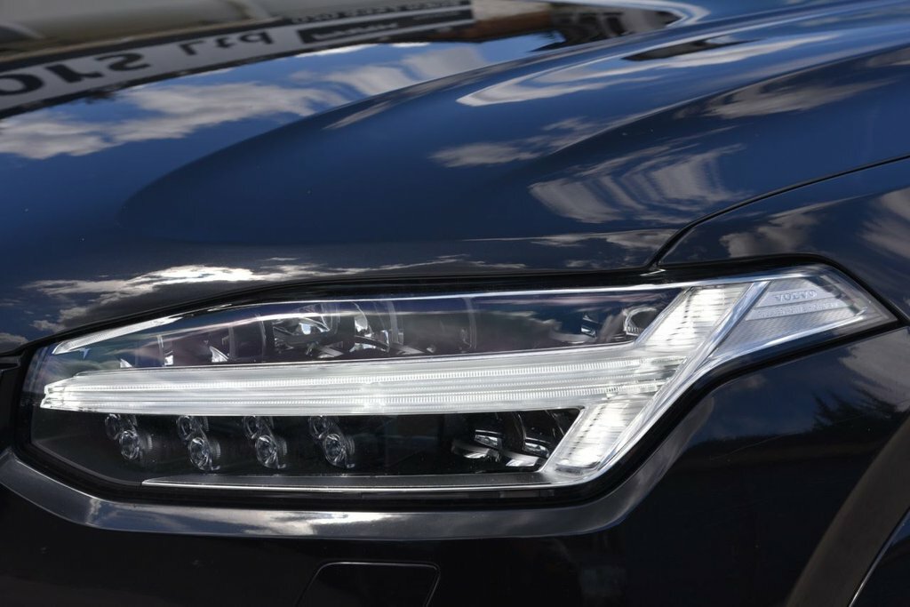 Volvo XC90 D5 Inscription - Panoramic Sunroof, Bowers Wilk White #10