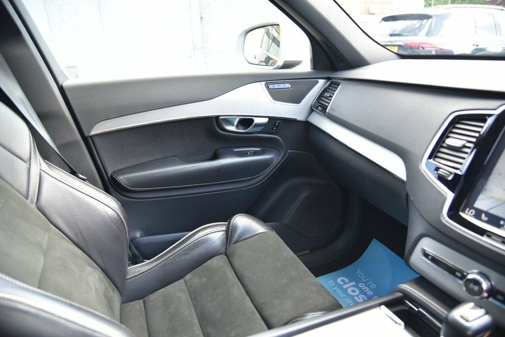 Volvo XC90 D5 Inscription - Panoramic Sunroof, Bowers Wilk White #39