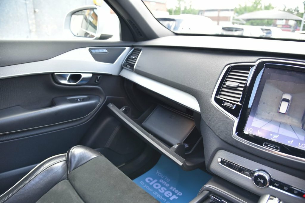 Volvo XC90 D5 Inscription - Panoramic Sunroof, Bowers Wilk White #40