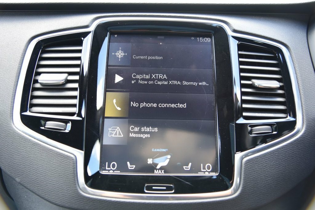Volvo XC90 D5 Inscription - Panoramic Sunroof, Bowers Wilk White #31