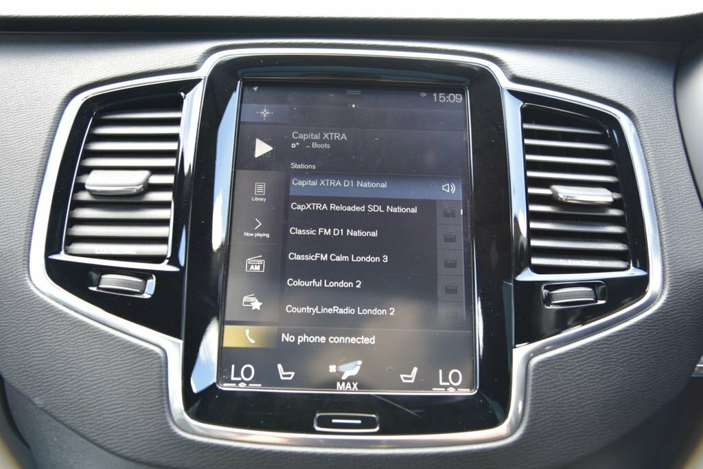 Volvo XC90 D5 Inscription - Panoramic Sunroof, Bowers Wilk White #33