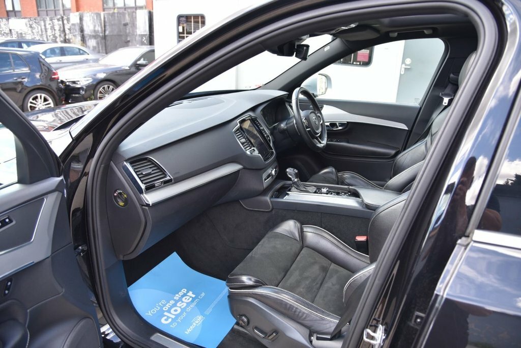 Volvo XC90 D5 Inscription - Panoramic Sunroof, Bowers Wilk White #18
