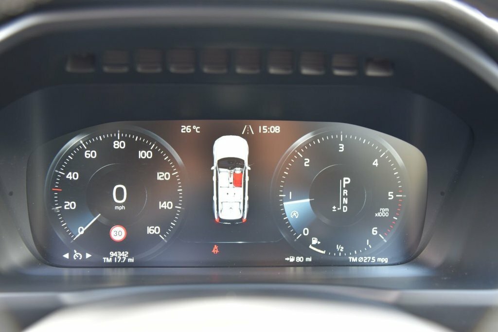 Volvo XC90 D5 Inscription - Panoramic Sunroof, Bowers Wilk White #24