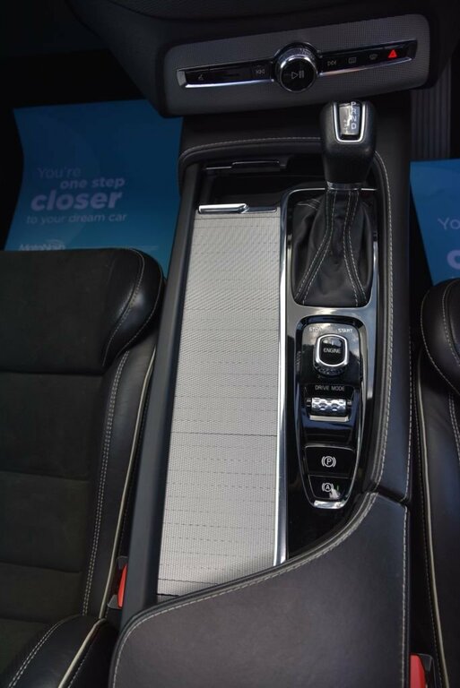 Volvo XC90 D5 Inscription - Panoramic Sunroof, Bowers Wilk White #41