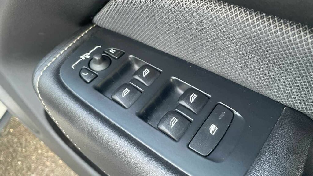 Volvo XC60 2.0 T5 250 R Design Geartronic  #22