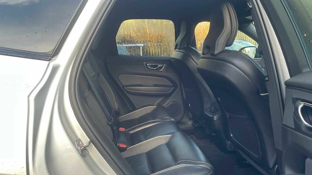 Volvo XC60 B5 Awd R-design Pro Silver #6