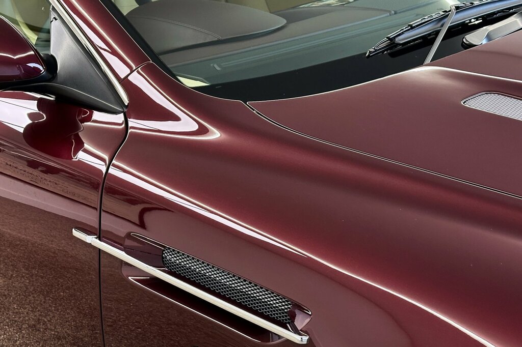 Aston Martin DB9 V12 Coupe Red