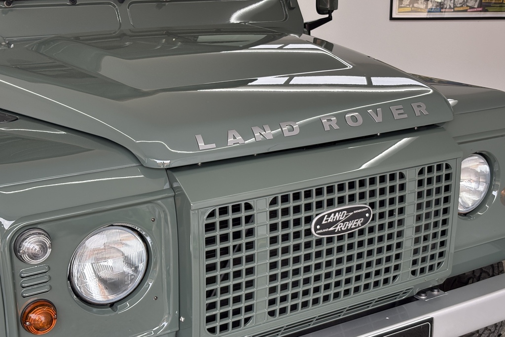 Land Rover Defender 90 Heritage Soft Top Green #6