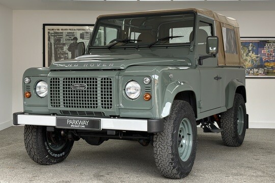 Land Rover Defender 90 Heritage Soft Top Green #4