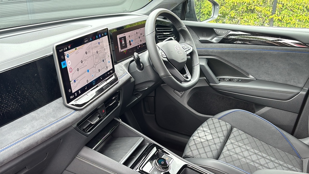 Volkswagen Tiguan 2.0 Tdi R-line Dsg 0 Ps Black #2