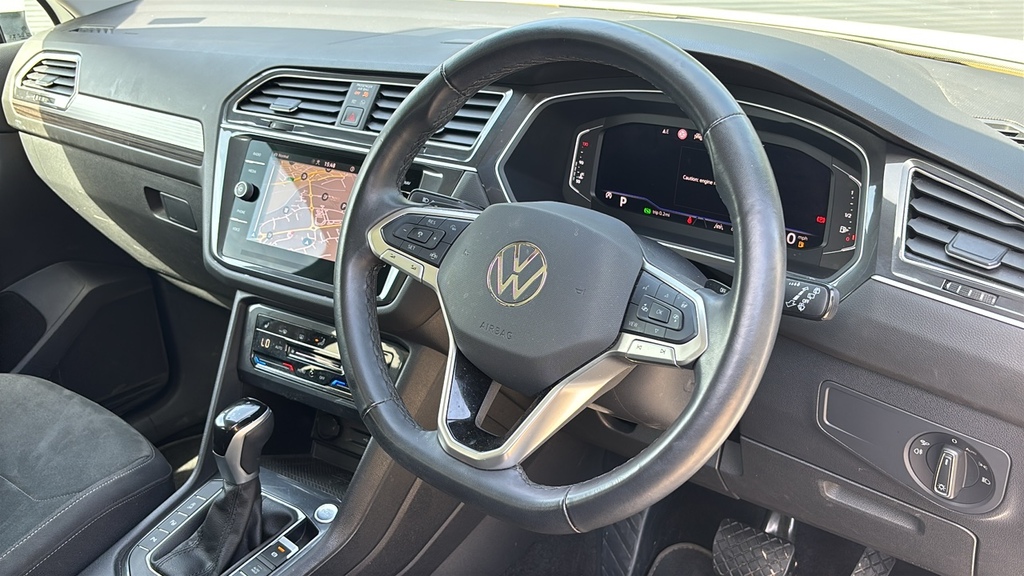 Volkswagen Tiguan Allspace 1.5 Tsi Elegance Dsg 0 Ps White #6