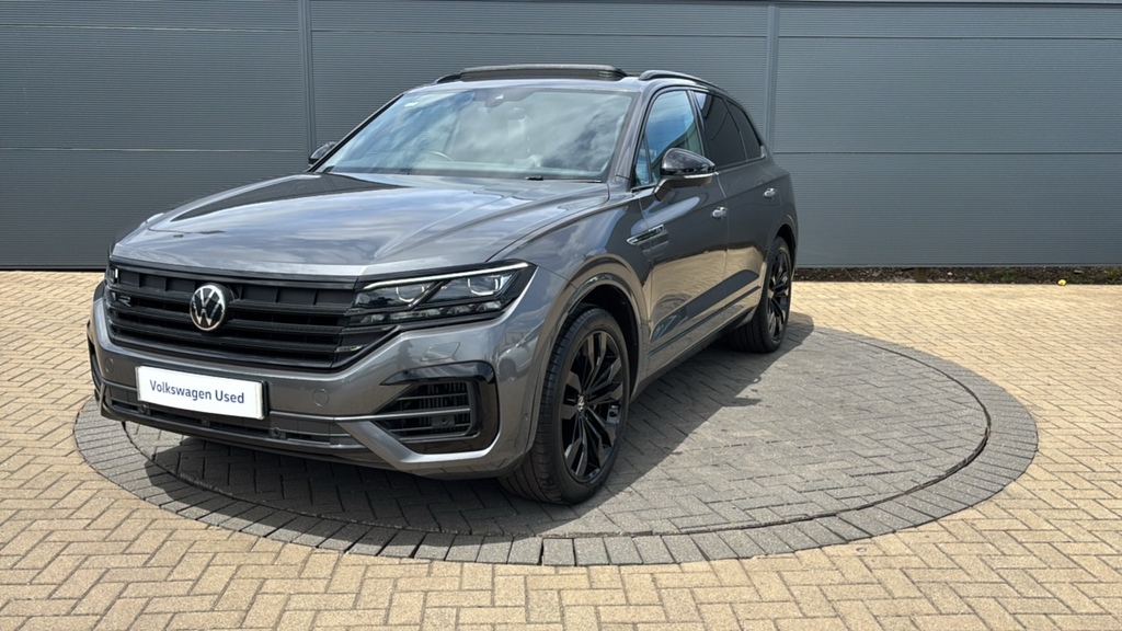 Volkswagen Touareg Black #19