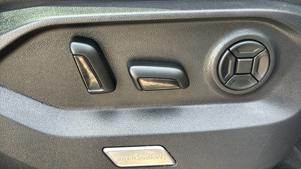 Volkswagen Touareg Black #24