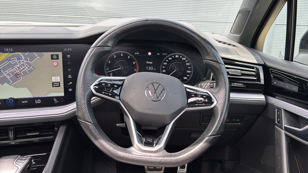 Volkswagen Touareg Black #22