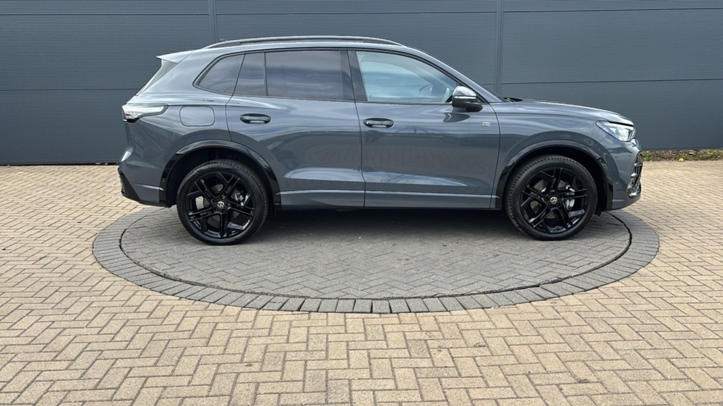 Volkswagen Tiguan 1.5 Tsi 272 Ehybrid R-line Dsg 272 Ps Grey #4