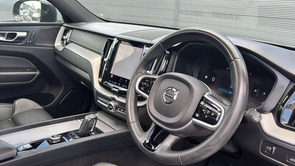 Volvo XC60 2.0 B4d R Design Pro Awd Geartronic 197 Ps Black #6