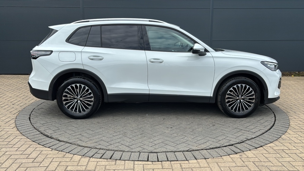 Volkswagen Tiguan 1.5 Etsi 150 Match Dsg 150 Ps White #4