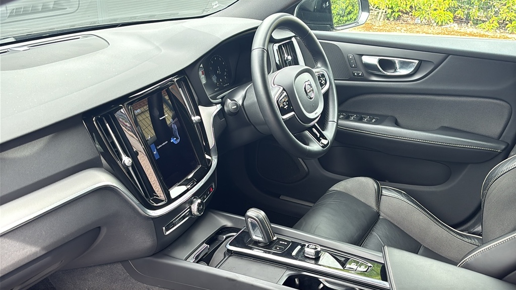 Volvo V60 2.0 B5p R Design 250 Ps Grey #2
