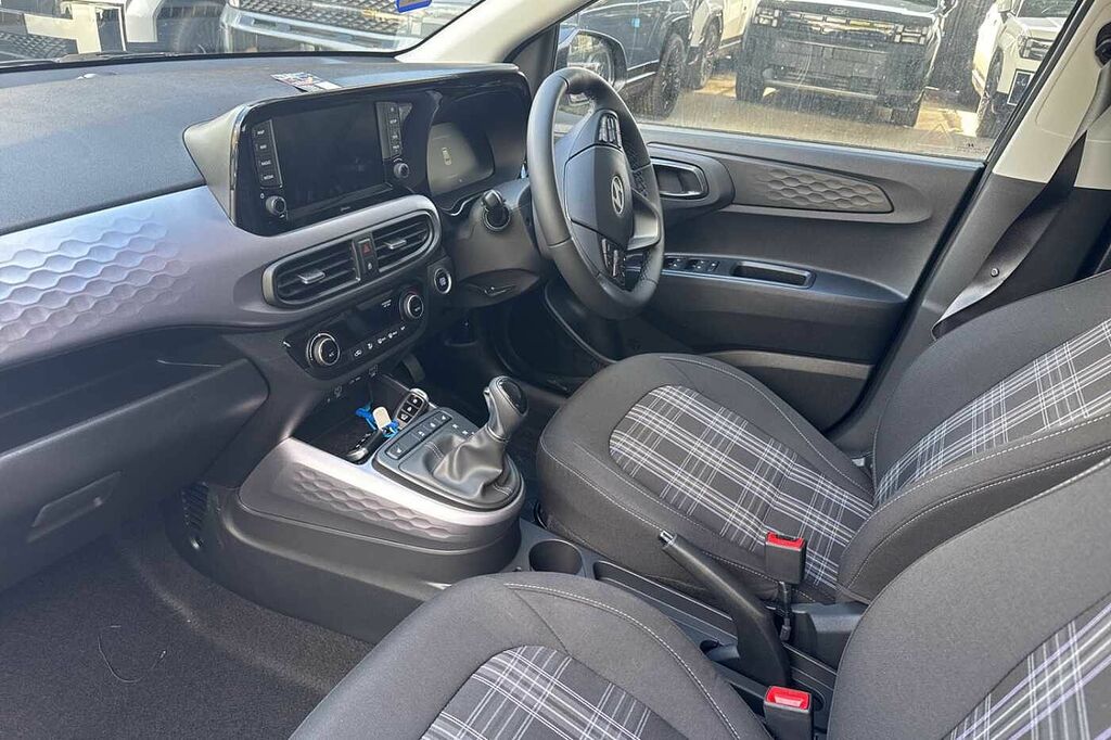 Hyundai I10 1.2 79 Premium Nav Black #2