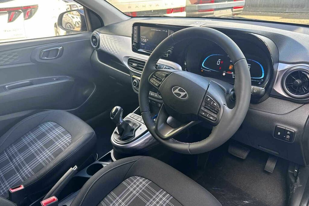 Hyundai I10 1.2 79 Premium Nav Black #6