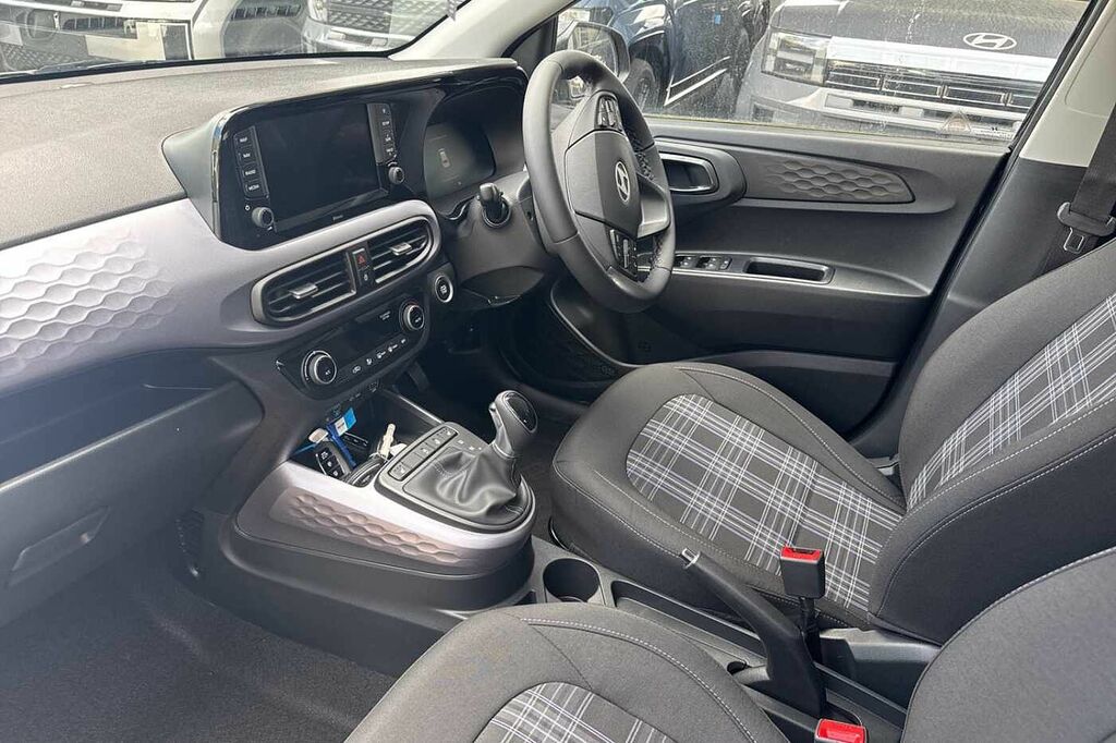 Hyundai I10 1.2 79 Premium Nav Black #2