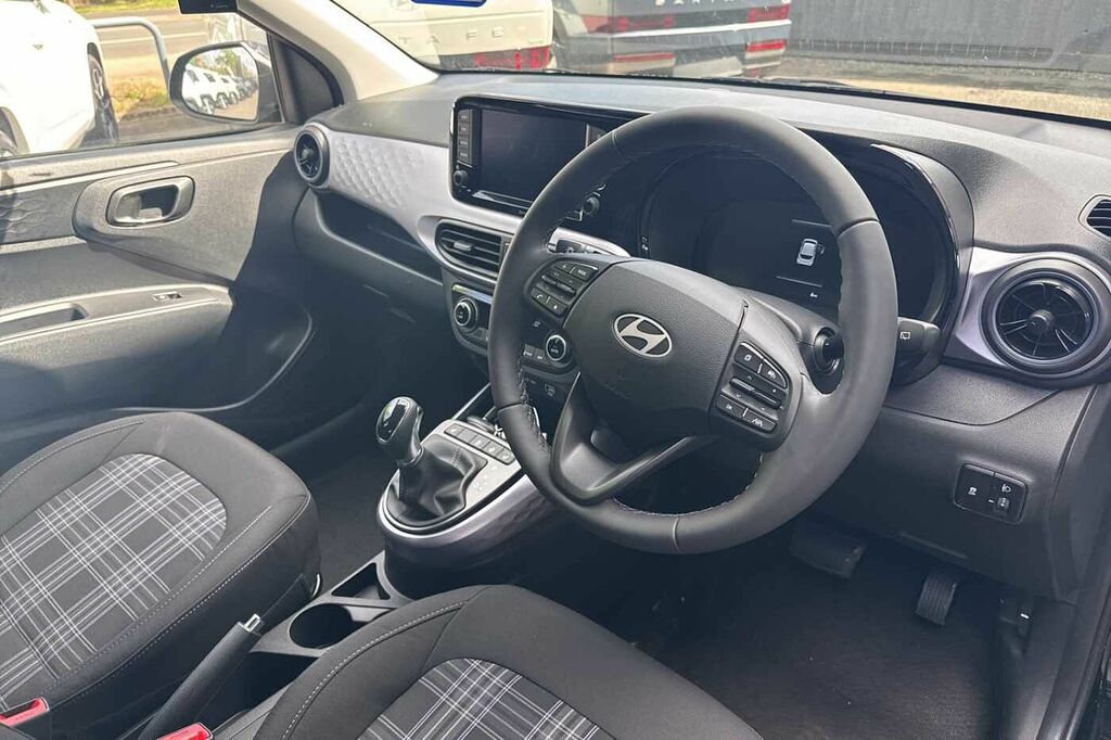 Hyundai I10 1.2 79 Premium Nav Black #5