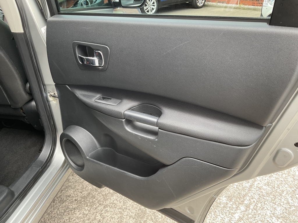 Nissan Qashqai+2 N-tec Black #22