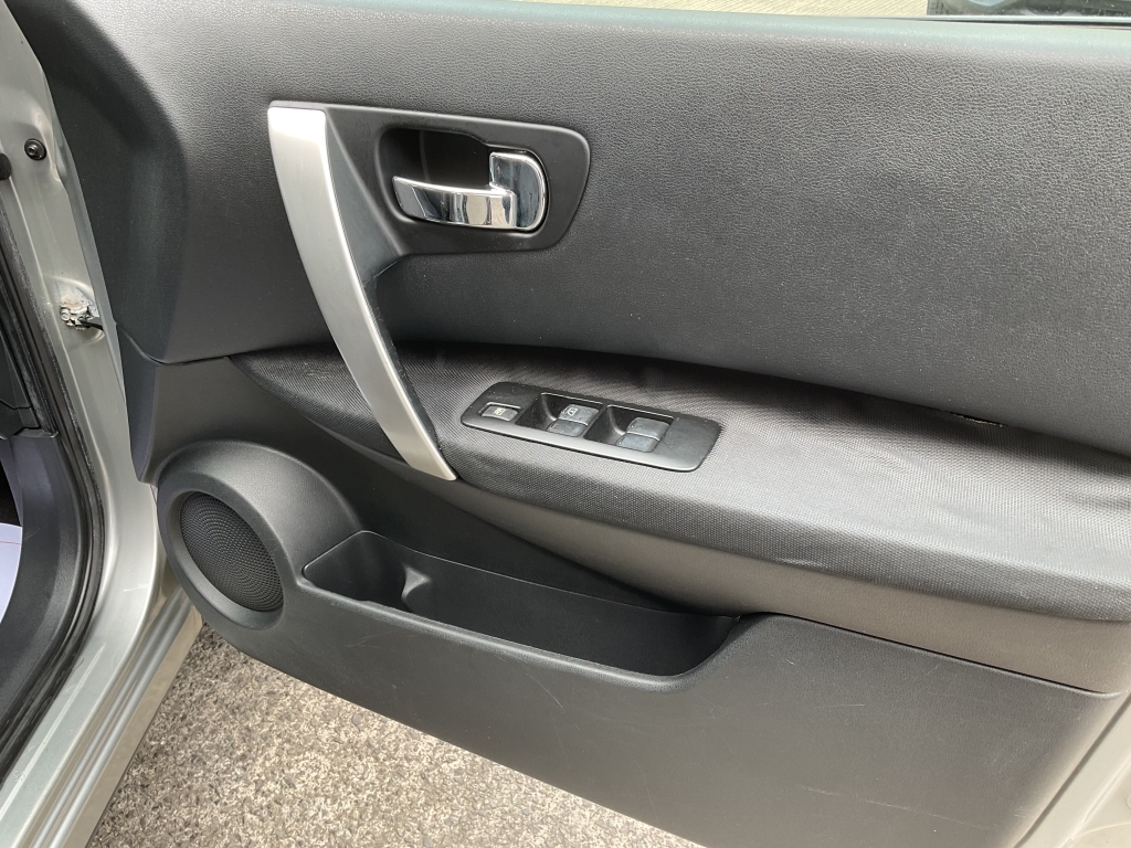 Nissan Qashqai+2 N-tec Black #19