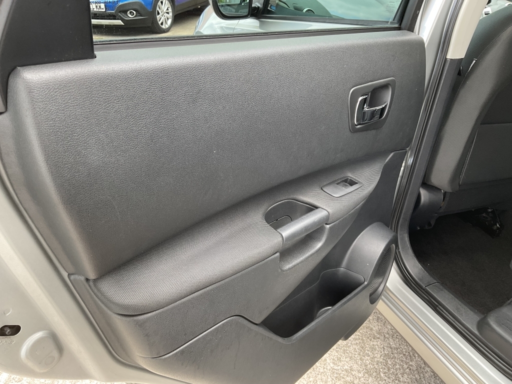 Nissan Qashqai+2 N-tec Black #26