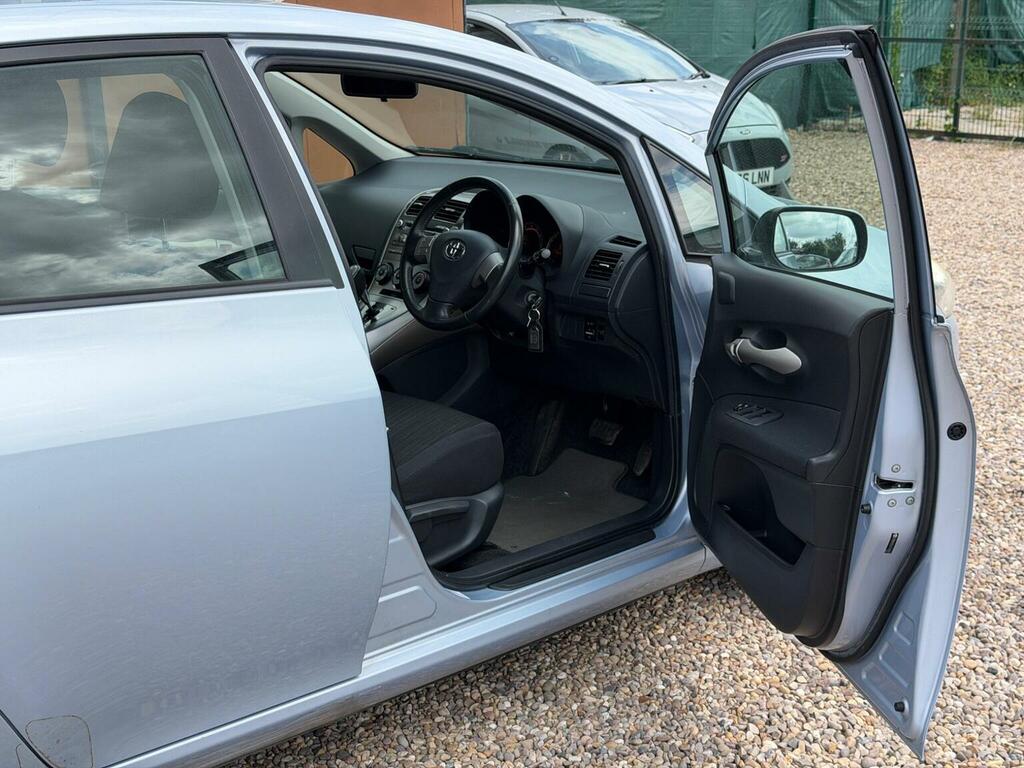 Toyota Auris T3 Vvt-i Silver #12