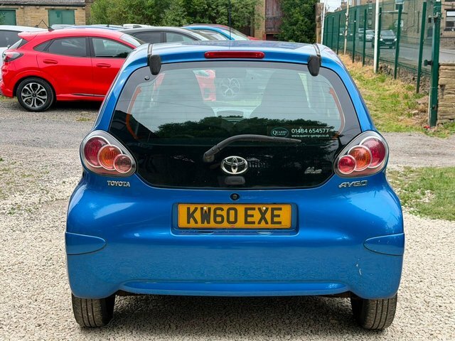 Toyota Aygo Hatchback Blue #6