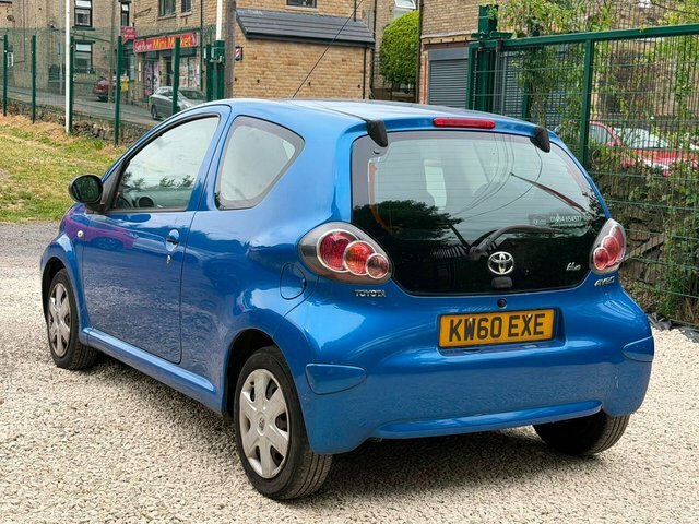 Toyota Aygo Hatchback Blue #5