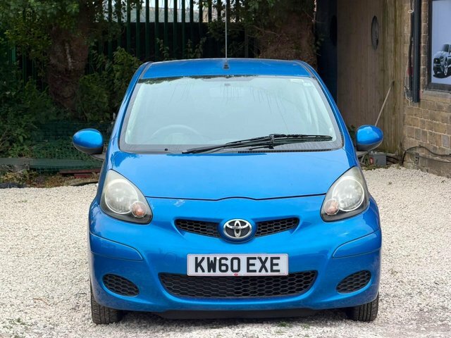 Toyota Aygo Hatchback Blue #2